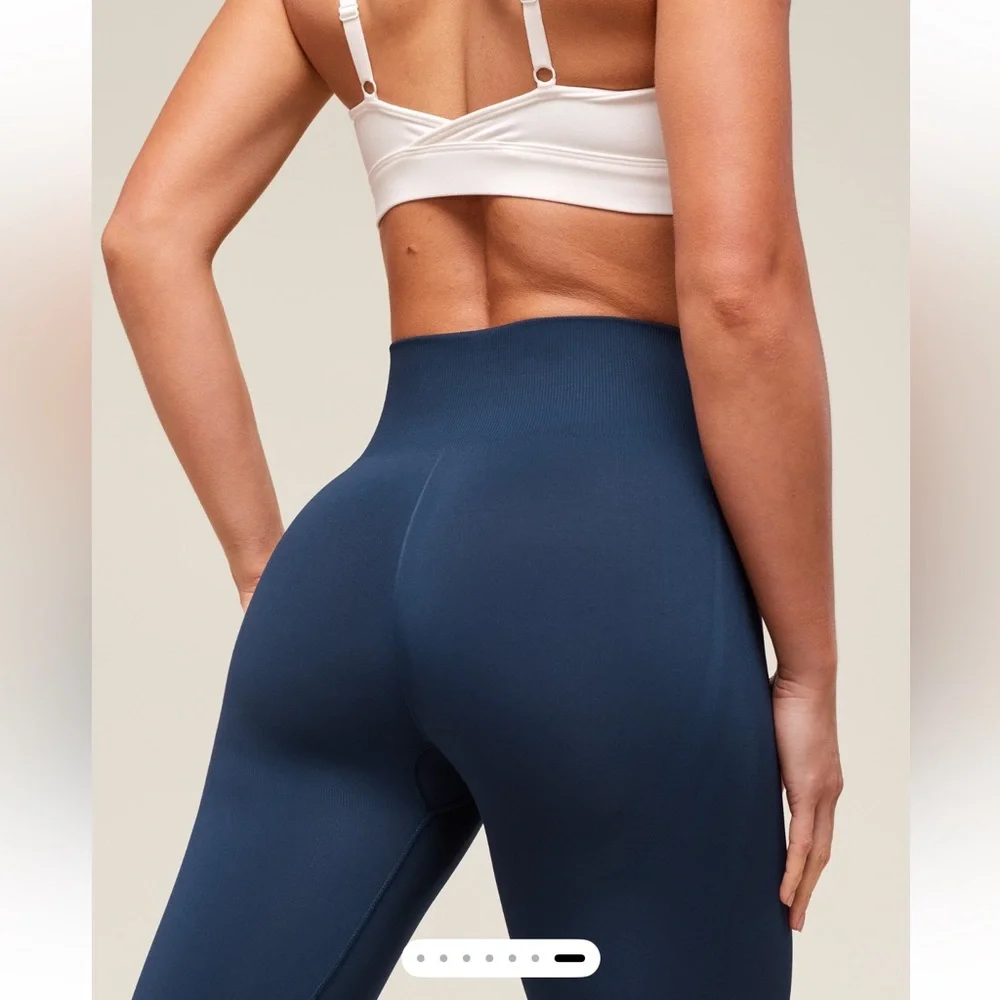 Gymshark Everyday Seamless Navy Leggings - Picture 3 of 9